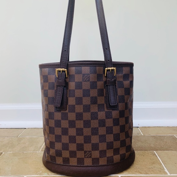 Louis Vuitton Handbags - ⚡️FLASH SALE⚡️Authentic Damier Ebene Marais Purse